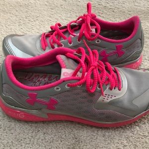 EUC Under Armour Shoes Size 8.5